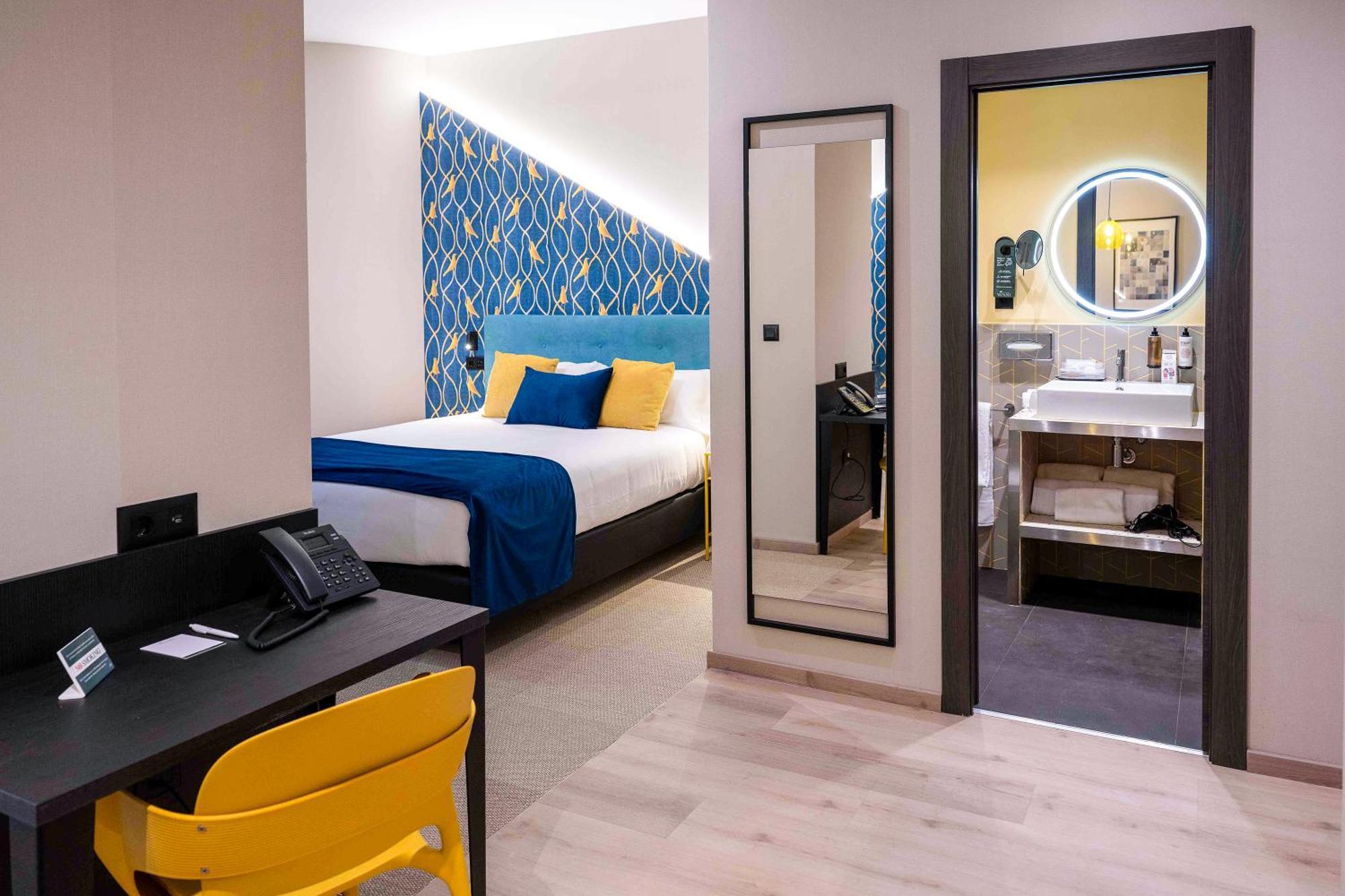 Pathos By Mimood Aparthotel 4*