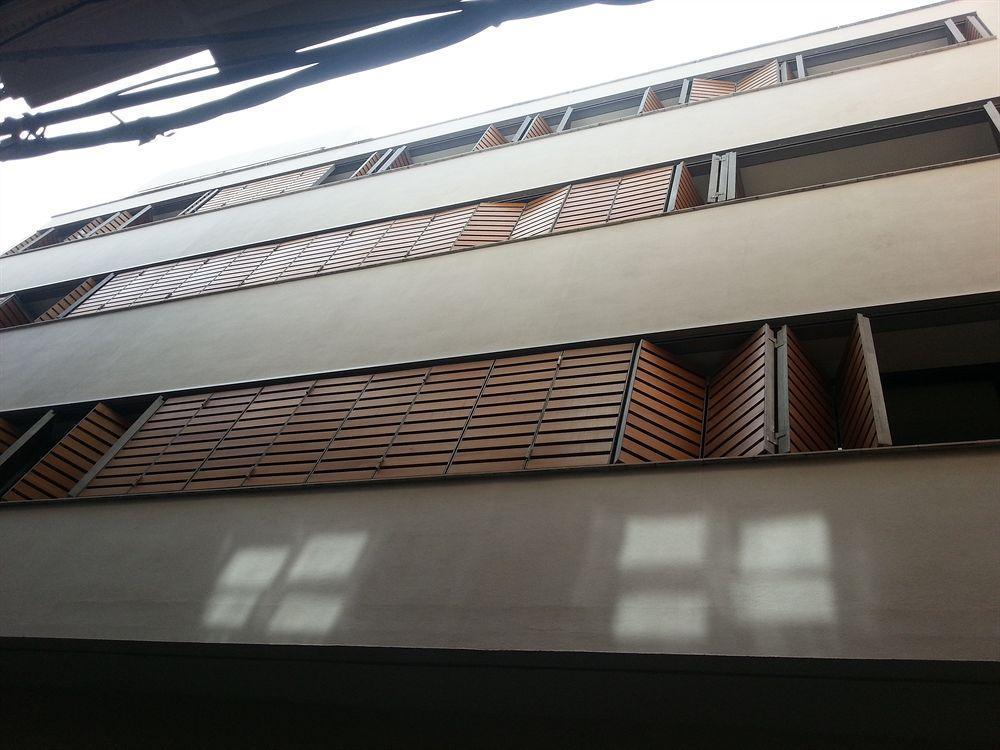 Living - Merced Valencia