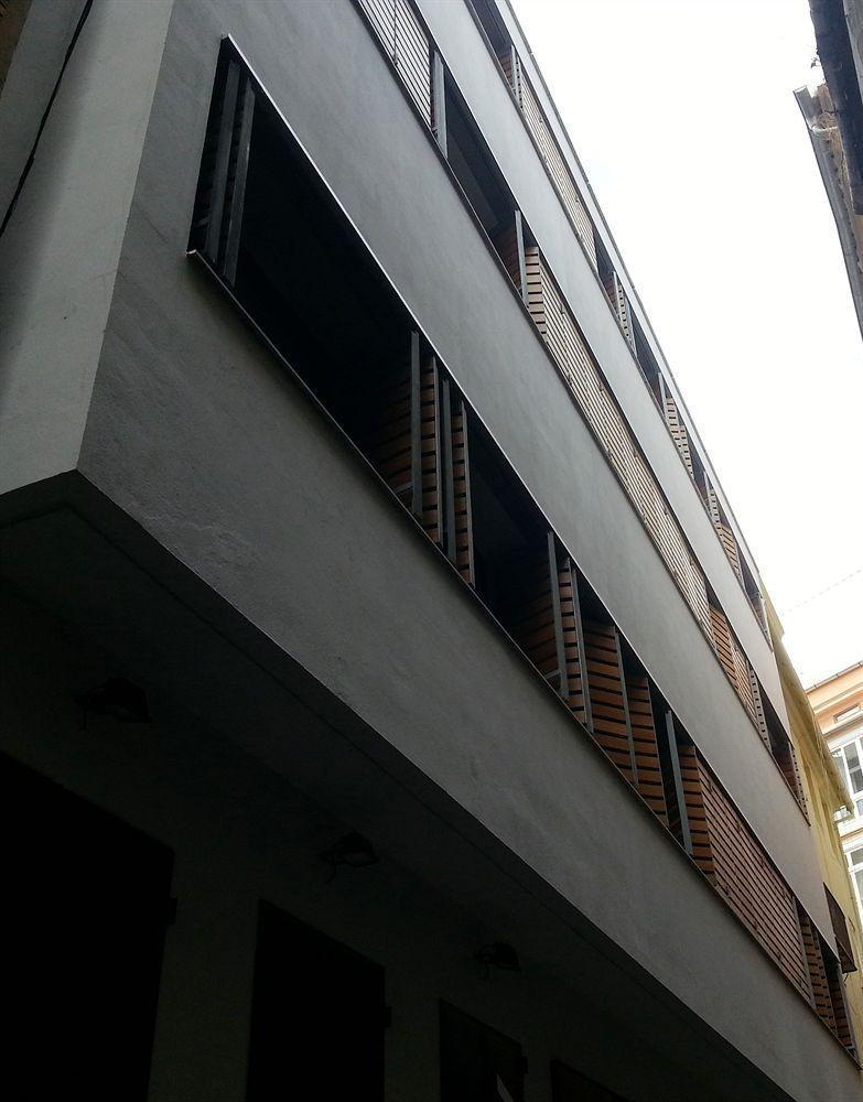 Living - Merced * Valencia