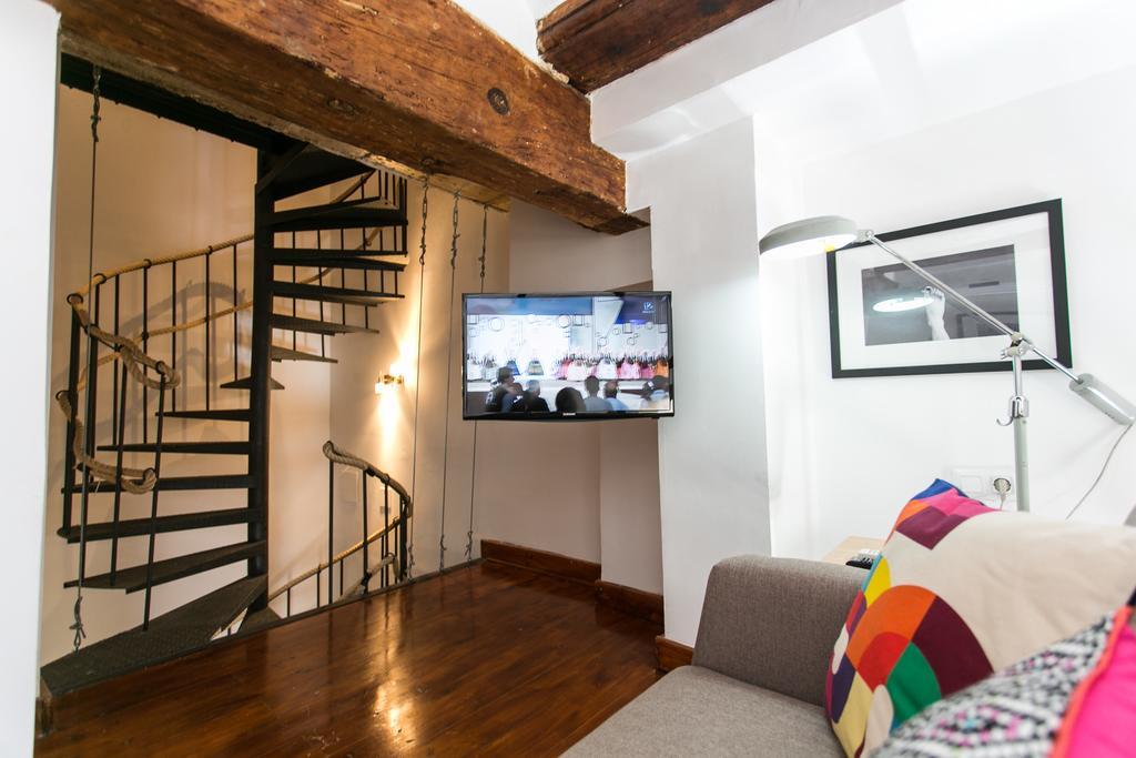 Bubuflats / Mercat Apartment *