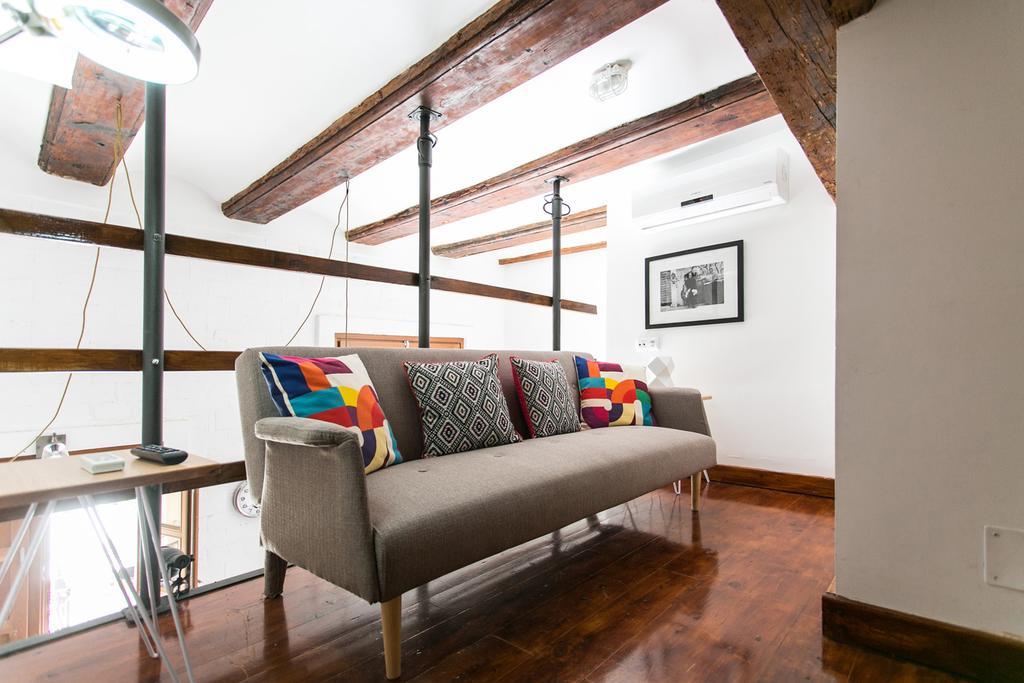 Bubuflats / Mercat Apartment *