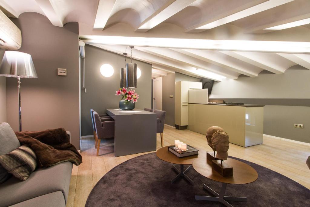 Apartment Luxury Alma Apartments *
