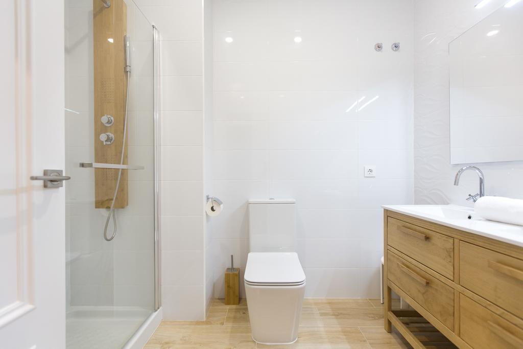 Total White Apartment *