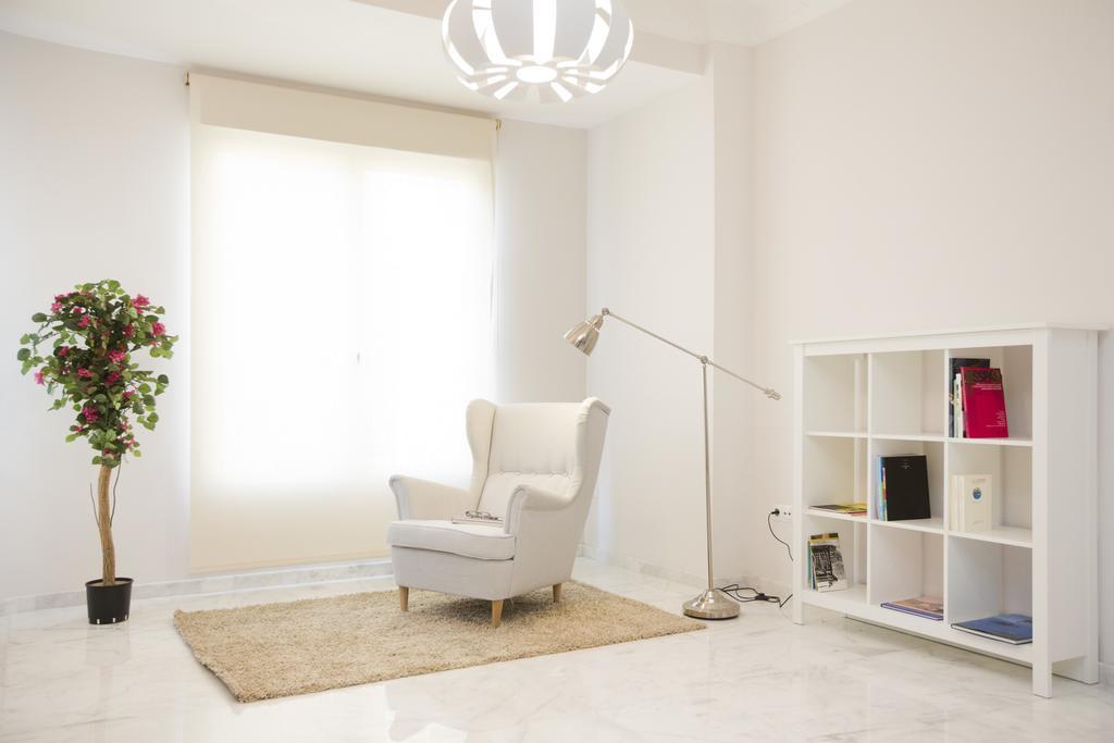 Living - Olympia House Apartment *