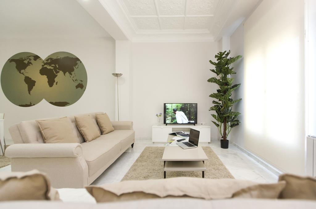 Living - Olympia House Apartment