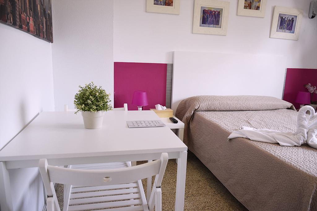 Suits - Adults Only Check In Desde 14 00h Hotel 2*