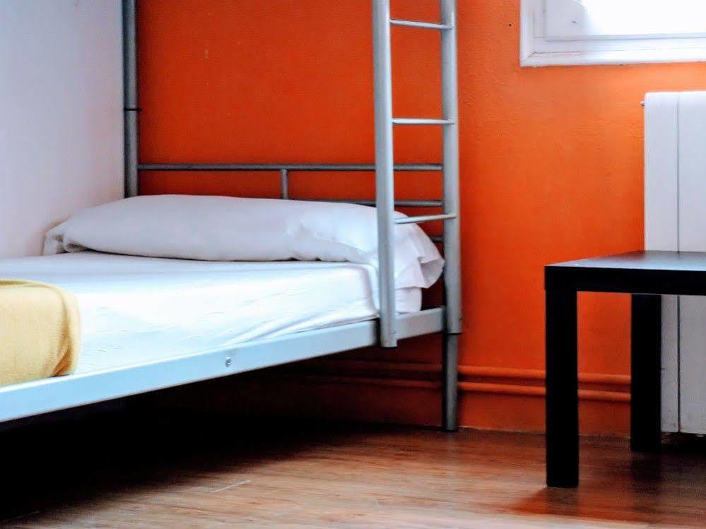 Feetup Backpackers Hostal *