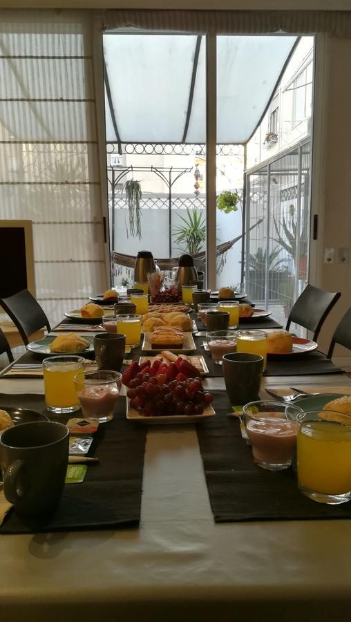 Angel Guimera & Breakfast *