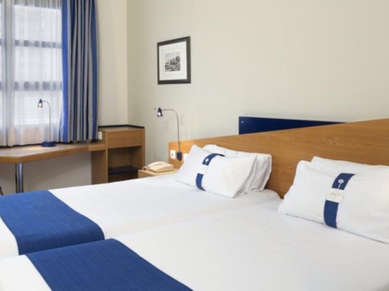 Hotel Express Ciudad De Ciencias, An Ihg 3*