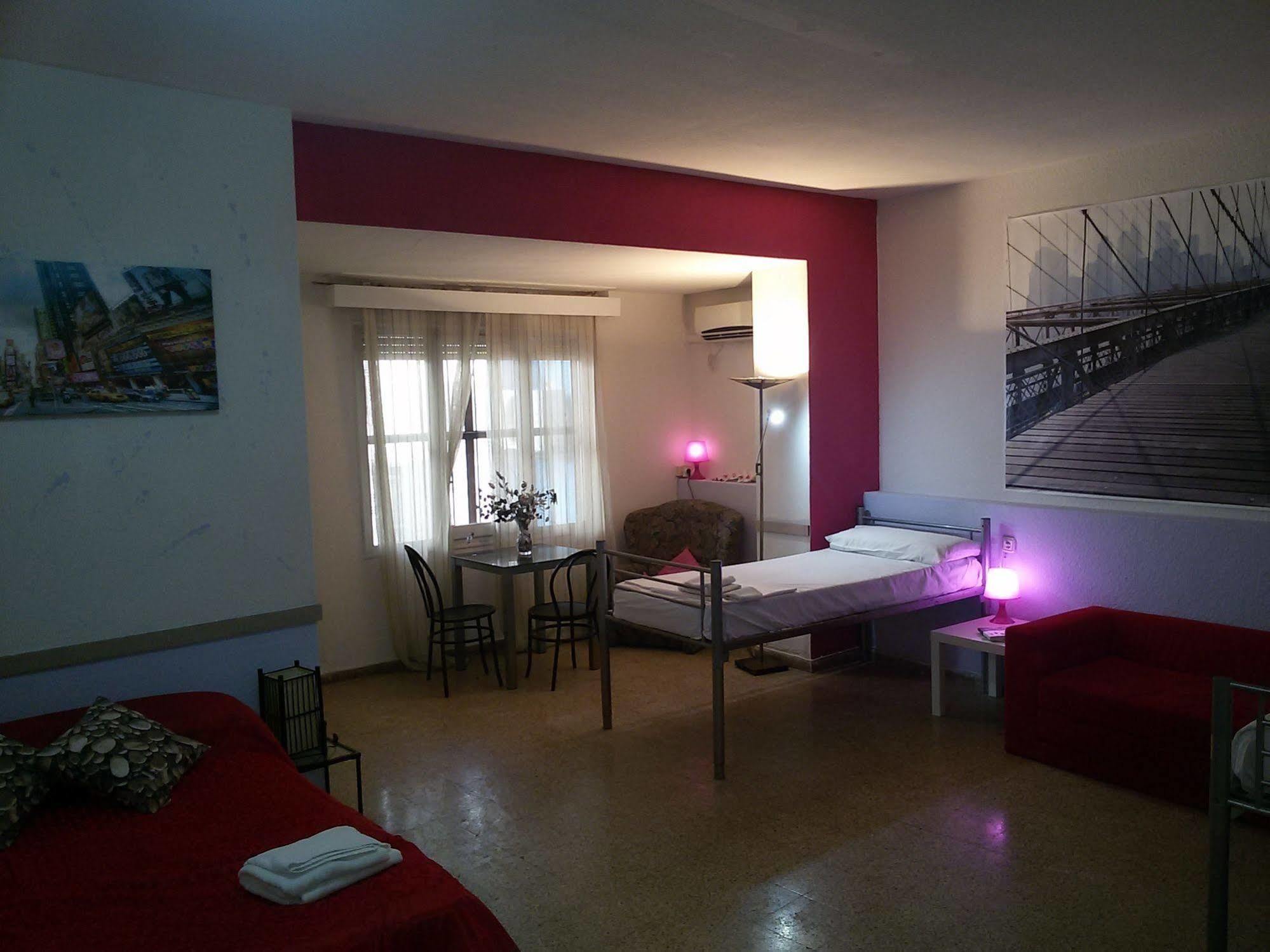 Suits - Adults Only Check In Desde 14 00h