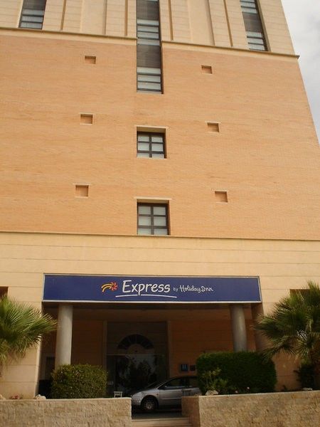 Express Ciudad De Ciencias, An Ihg Hotel