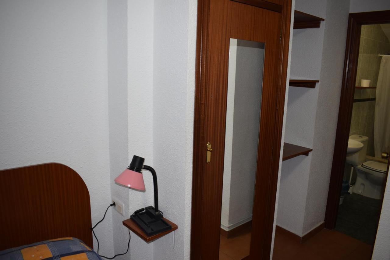 Residencia Universitaria Reuniver Burjassot * Valencia
