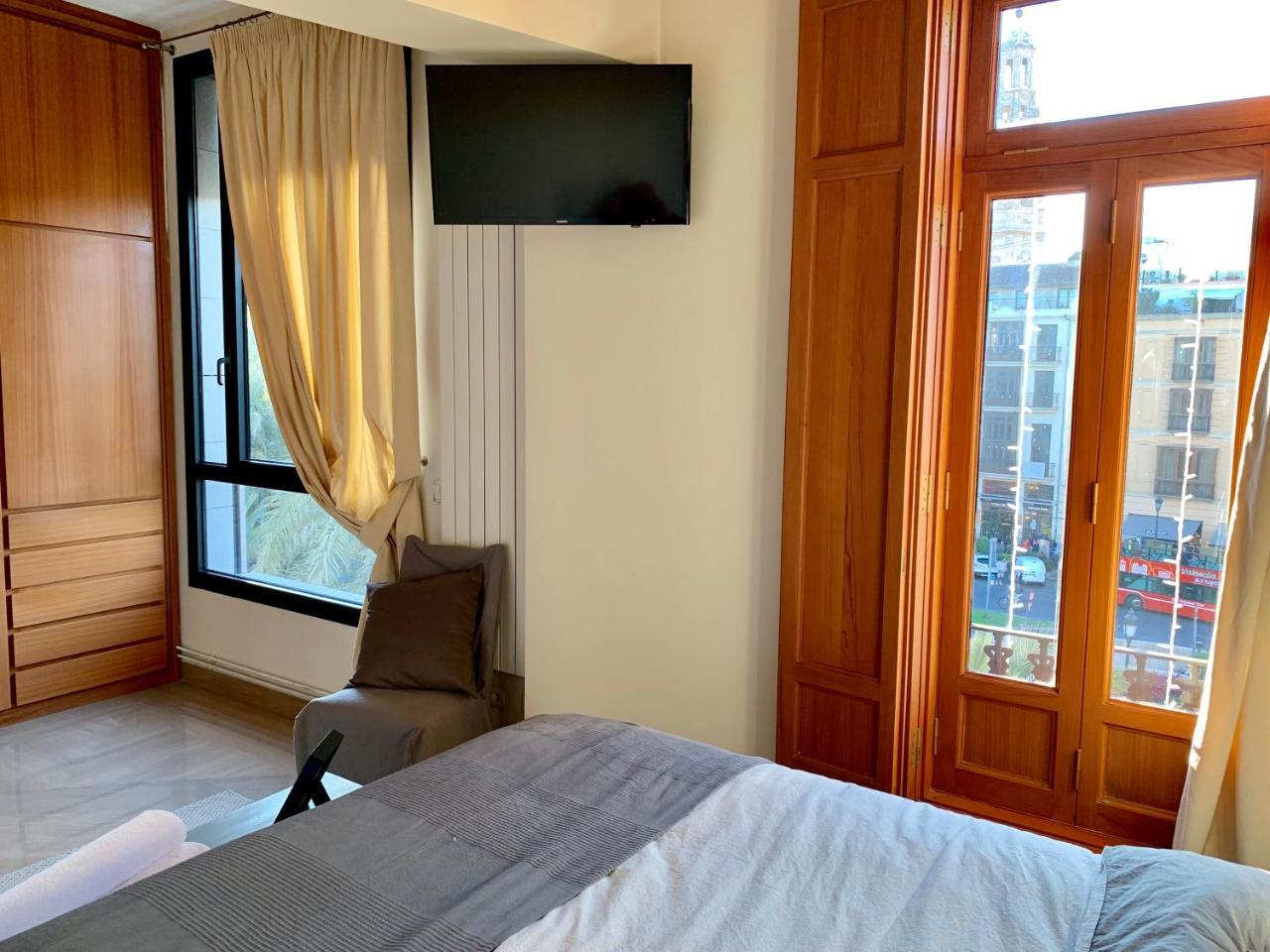 Reina Hotel