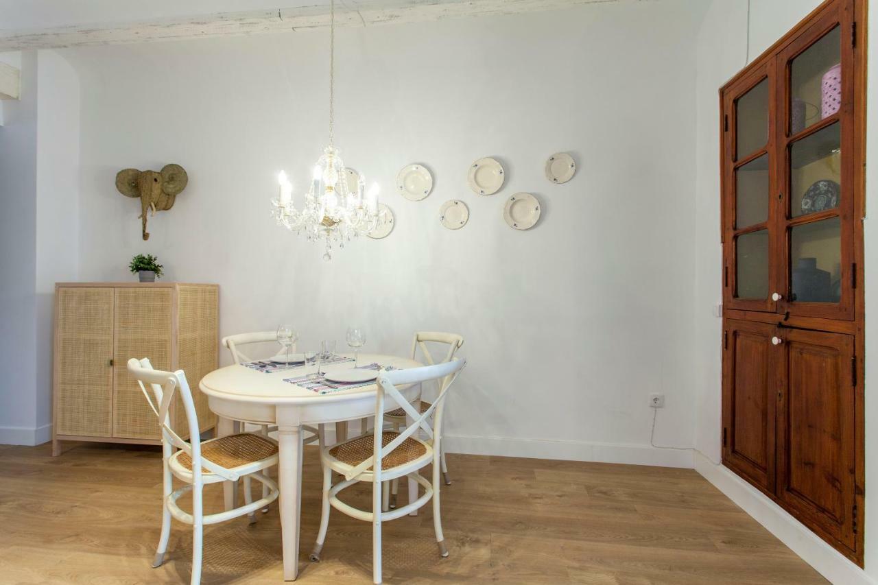 Apartup Rojas Market Apartment