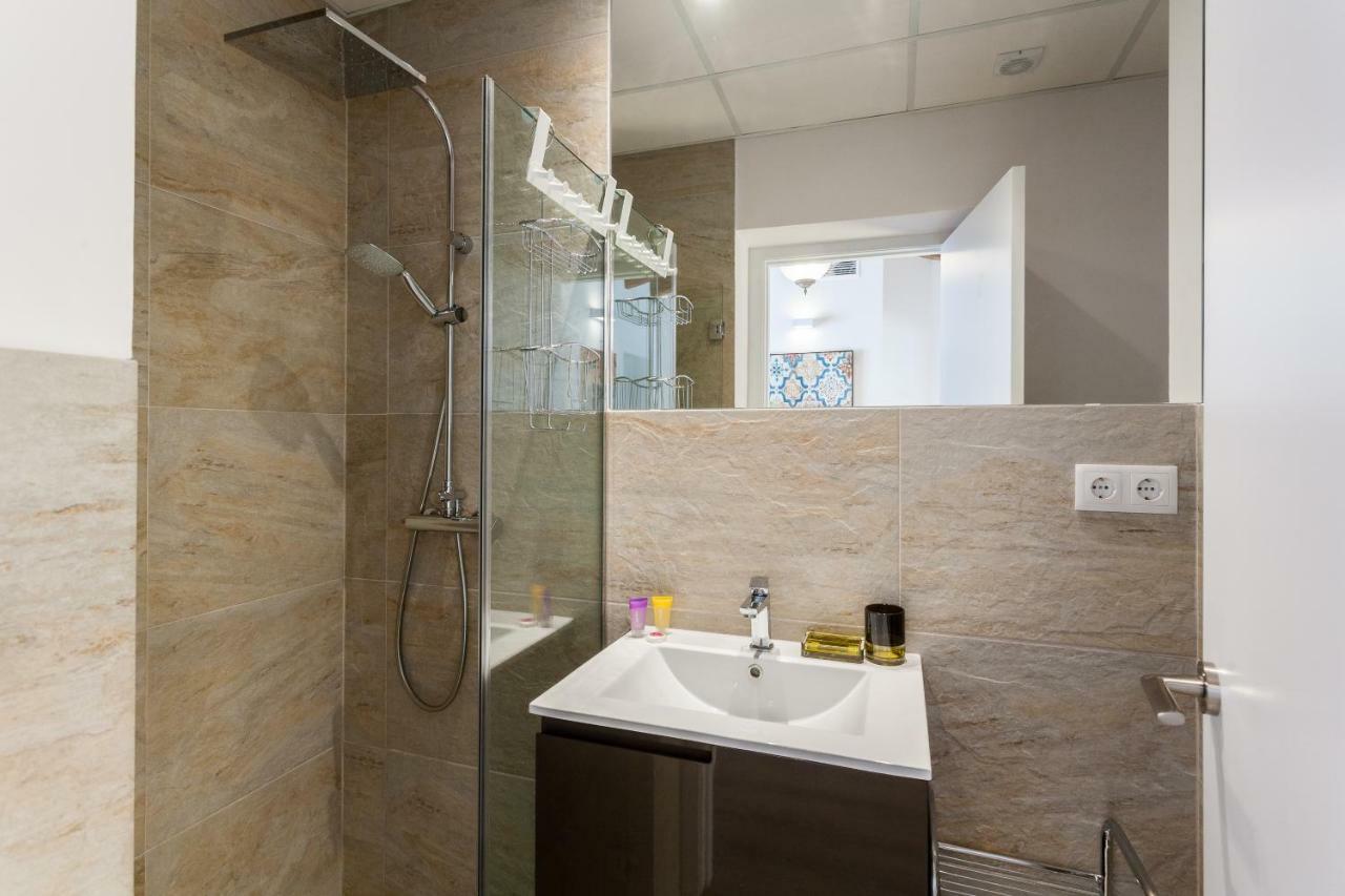 Florit Flats - Center 2br 2ba Attic Terrace View Wifi Ac Apartamento *