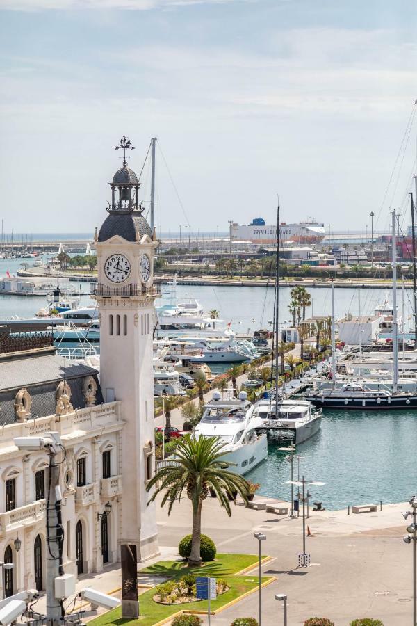 Travel Habitat Port Valencia. Valencia