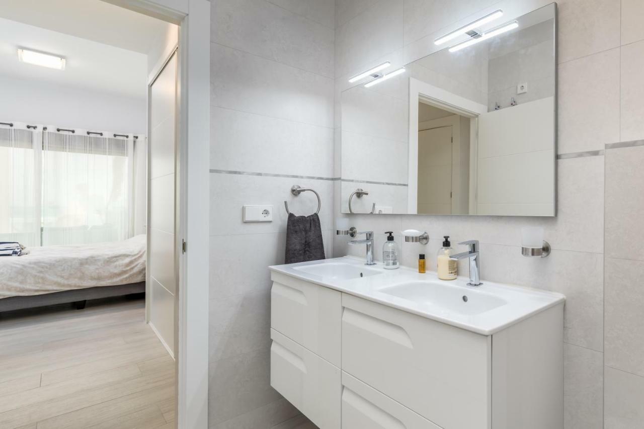 Apartamento Luxury Front With Pool Valencia