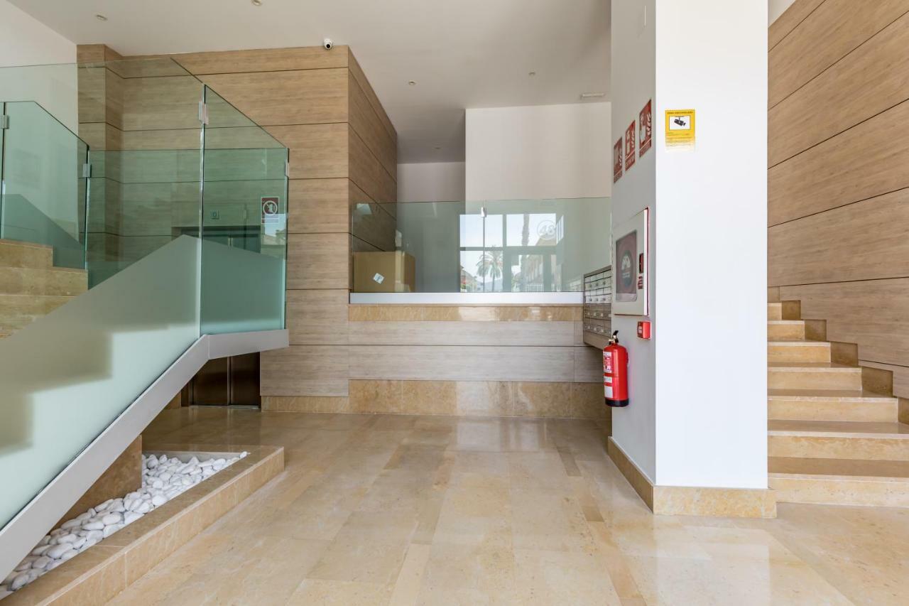 Luxury Front With Pool Apartamento *