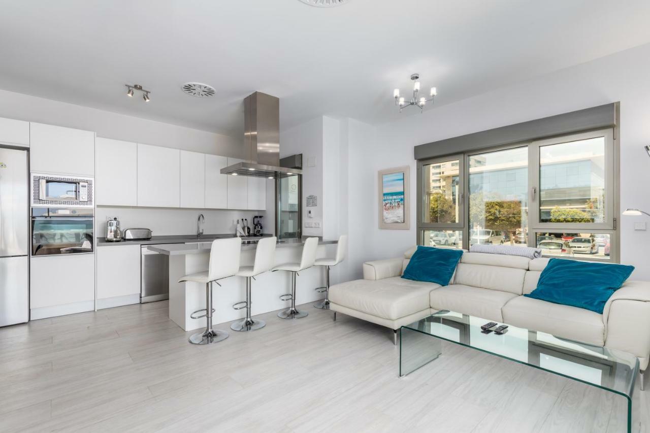 Luxury Front With Pool Apartamento *