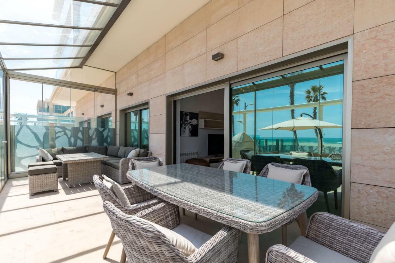 Luxury Front With Pool Apartamento