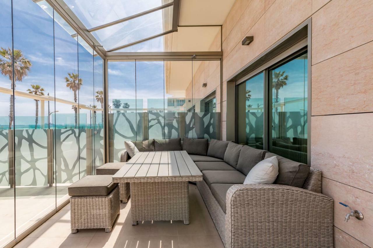 Luxury Front With Pool Apartamento *