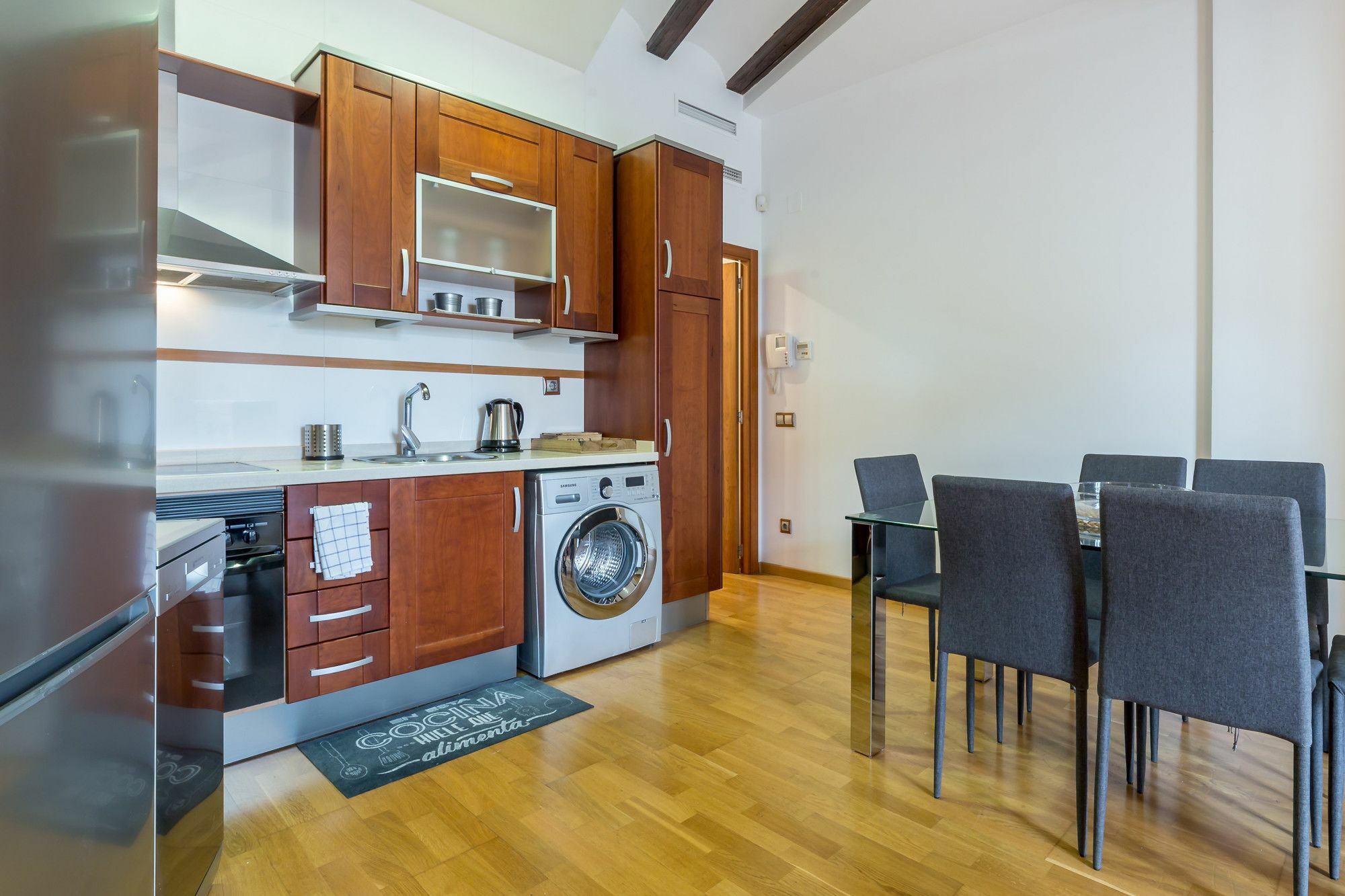 Apartamento Travel Habitat Jardines Rio Turia. Valencia