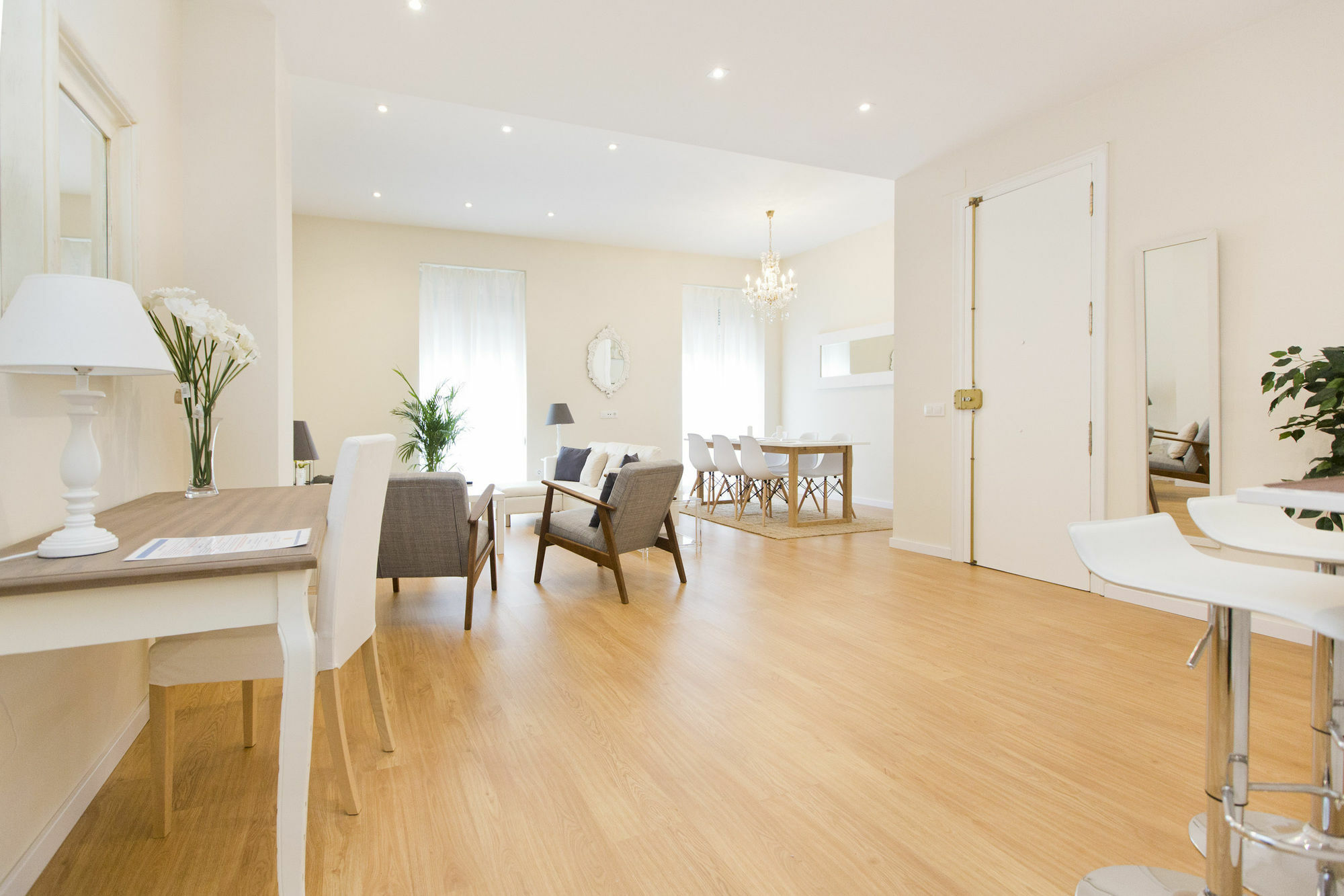 Apartment Total White *