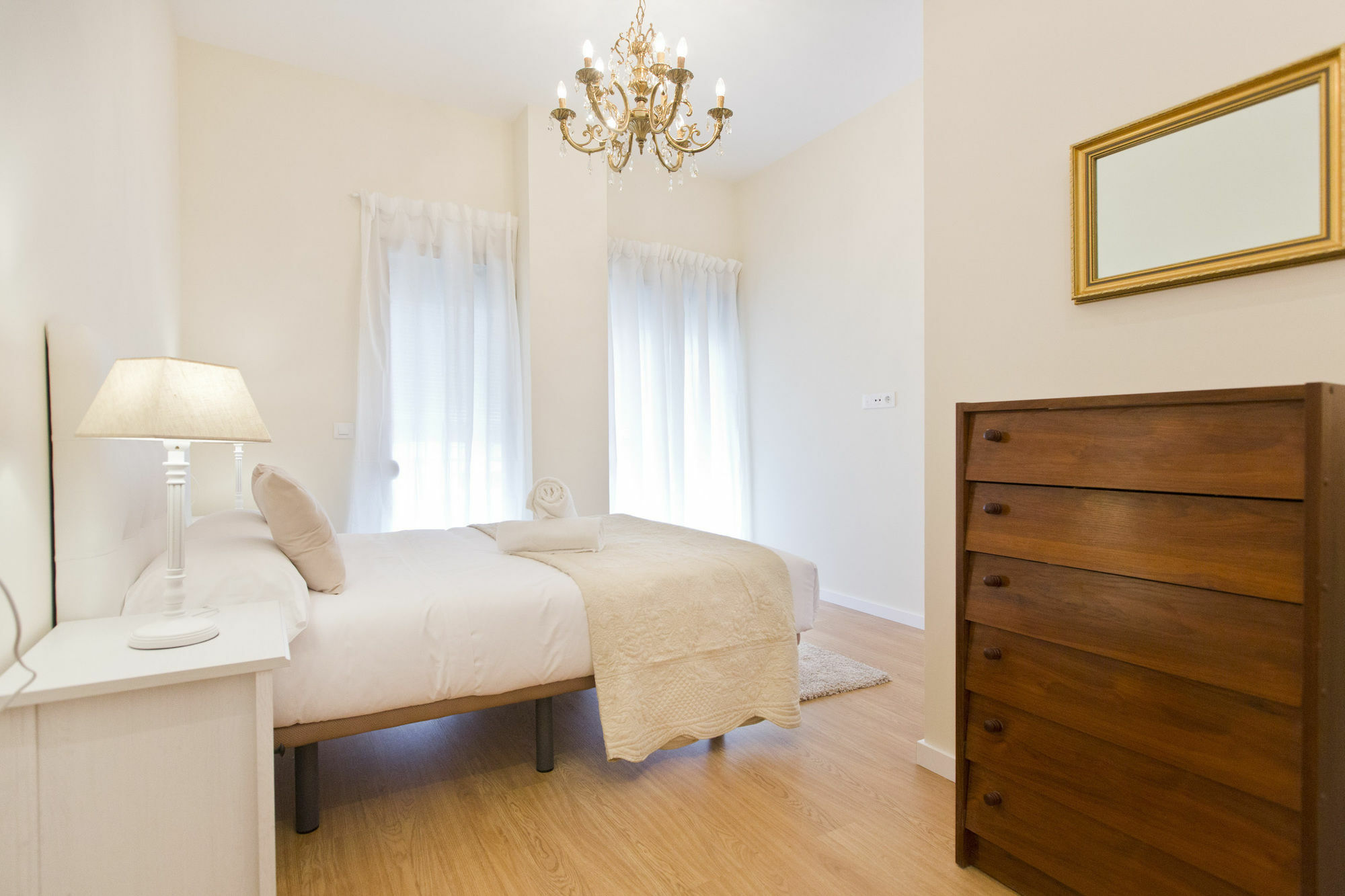 Apartment Total White *