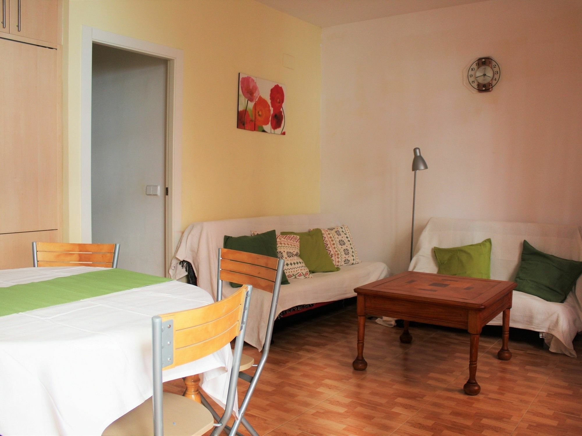 Apartamento Con Terraza Al Lado De La Playa *