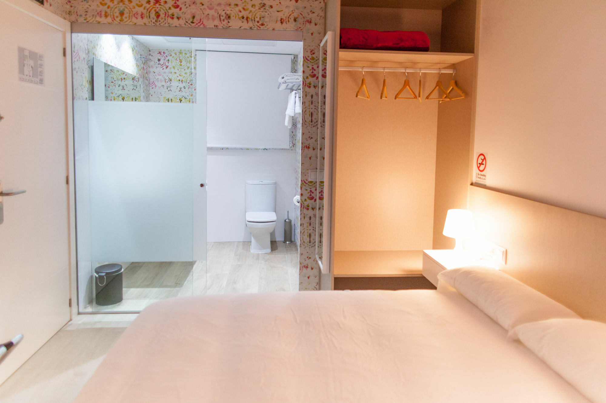 Host & 3* Valencia
