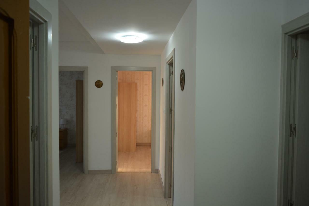 Arenas 2 Apartament