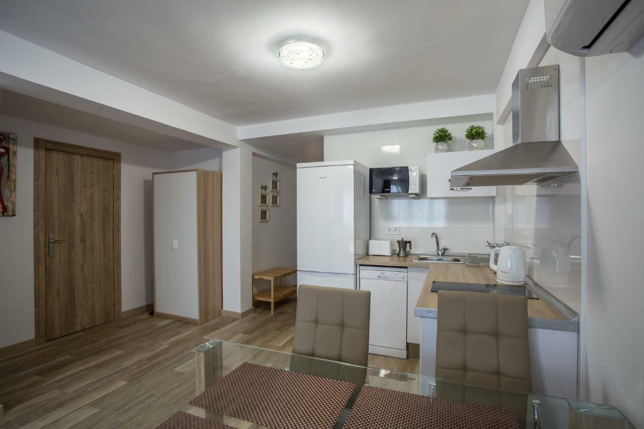 Apartment Versus Near Of Arts 2 *