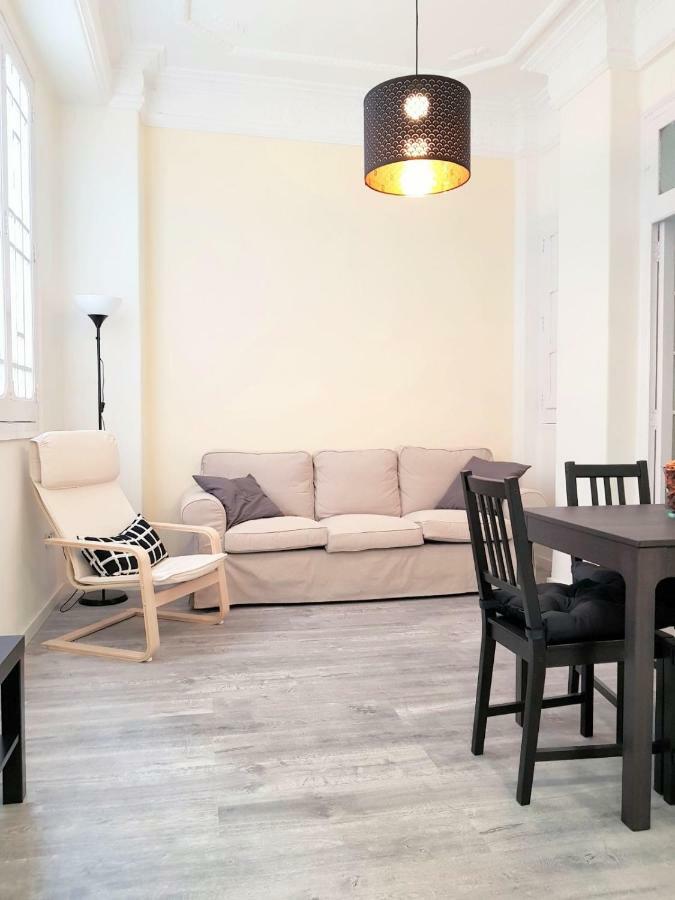 Apartamento Pintor Salvador Abril 24 *