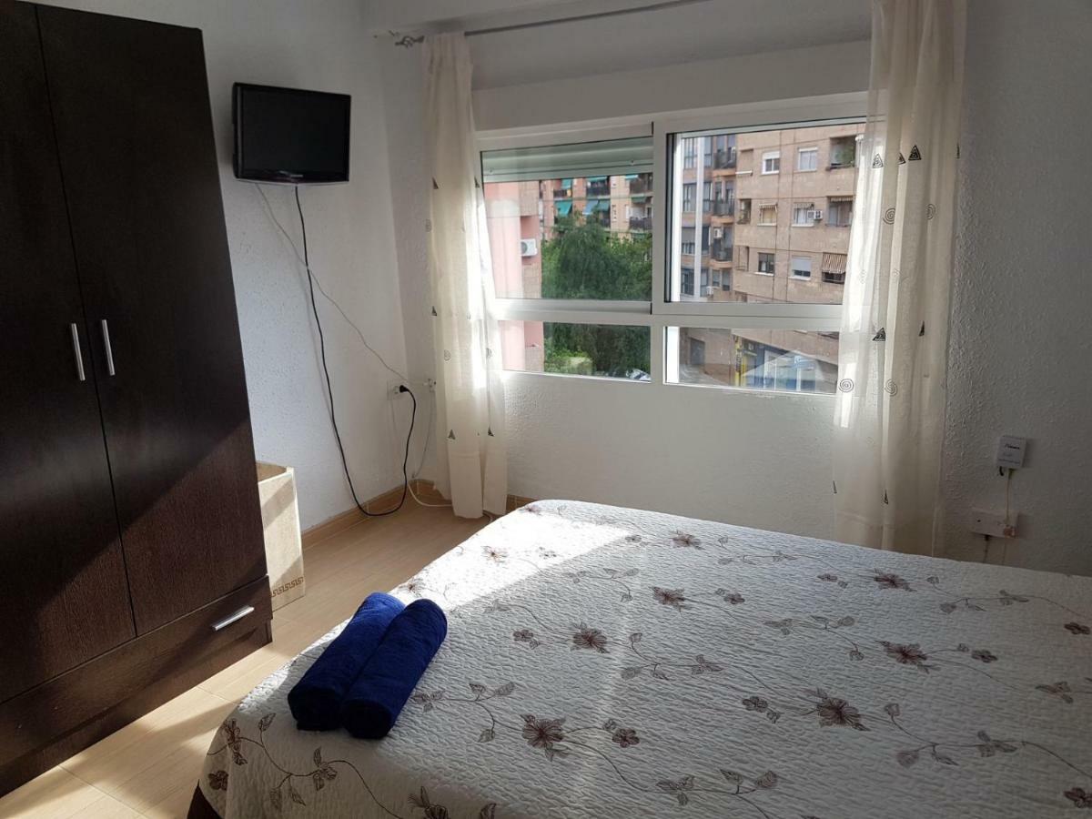 Alojo Patraix Apartment