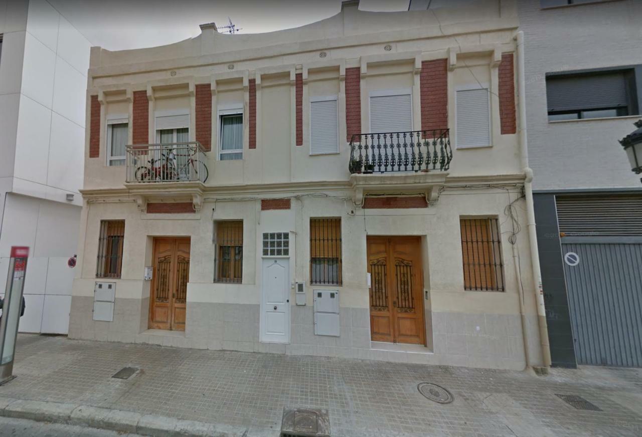 Old Fisherman's House In Malvarrosa Valencia