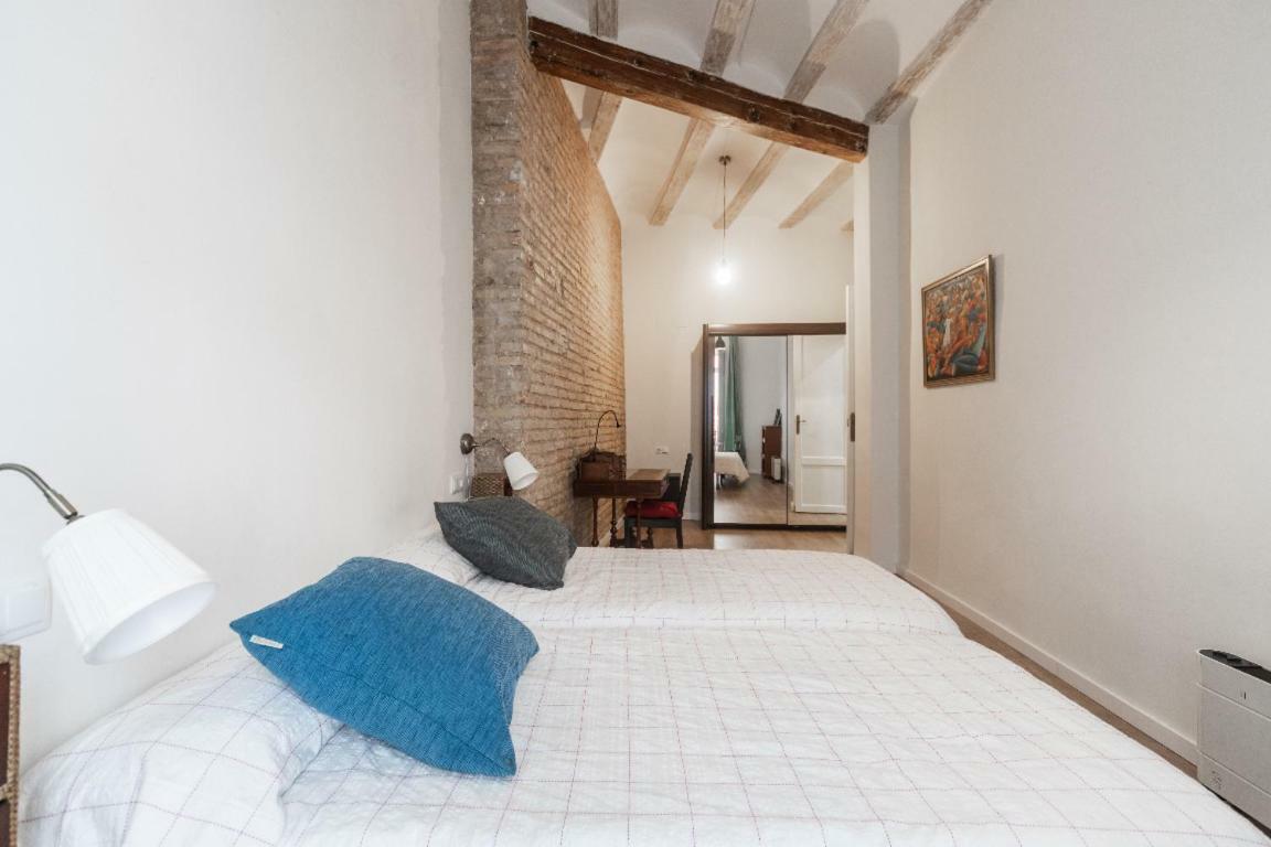 47 Carrer De Cadis, Puerta 1 *
