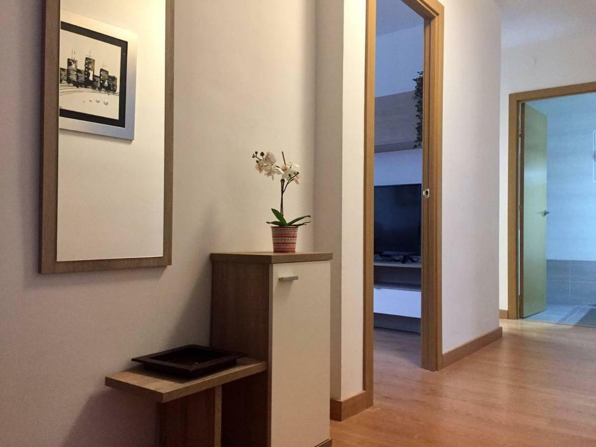 Apartamento En Universidad Y Cerca De La Playa