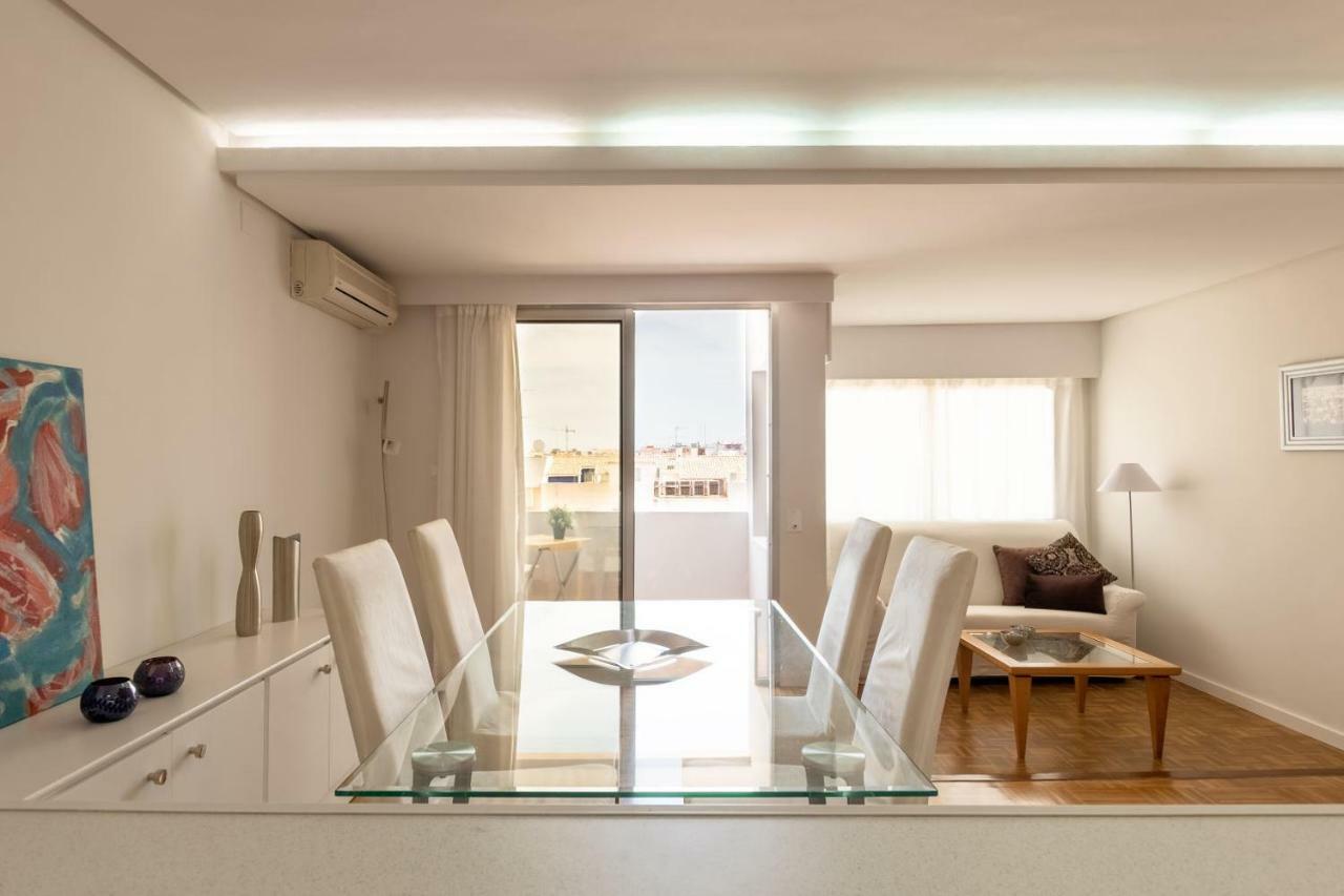 Light And Bright In Apartment *