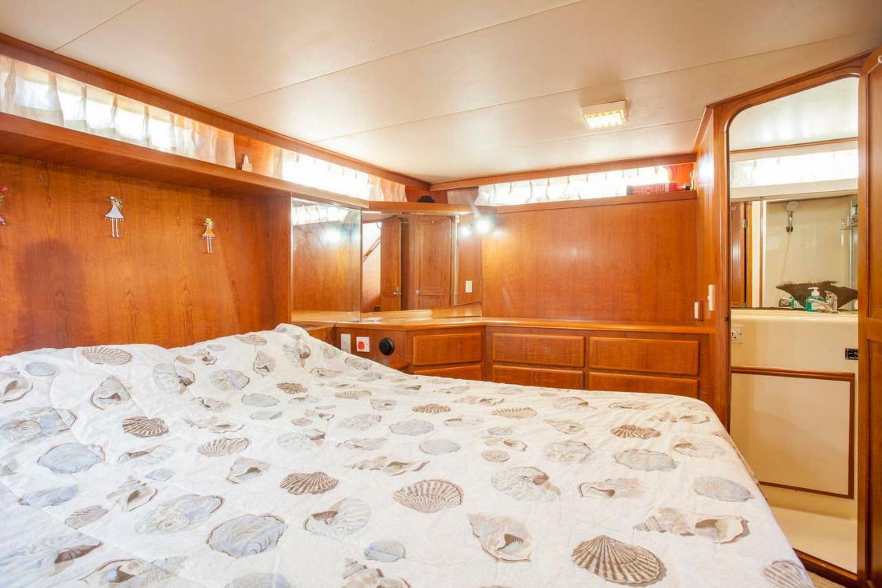 Hotel en barco Ocean Aquarius Valencia