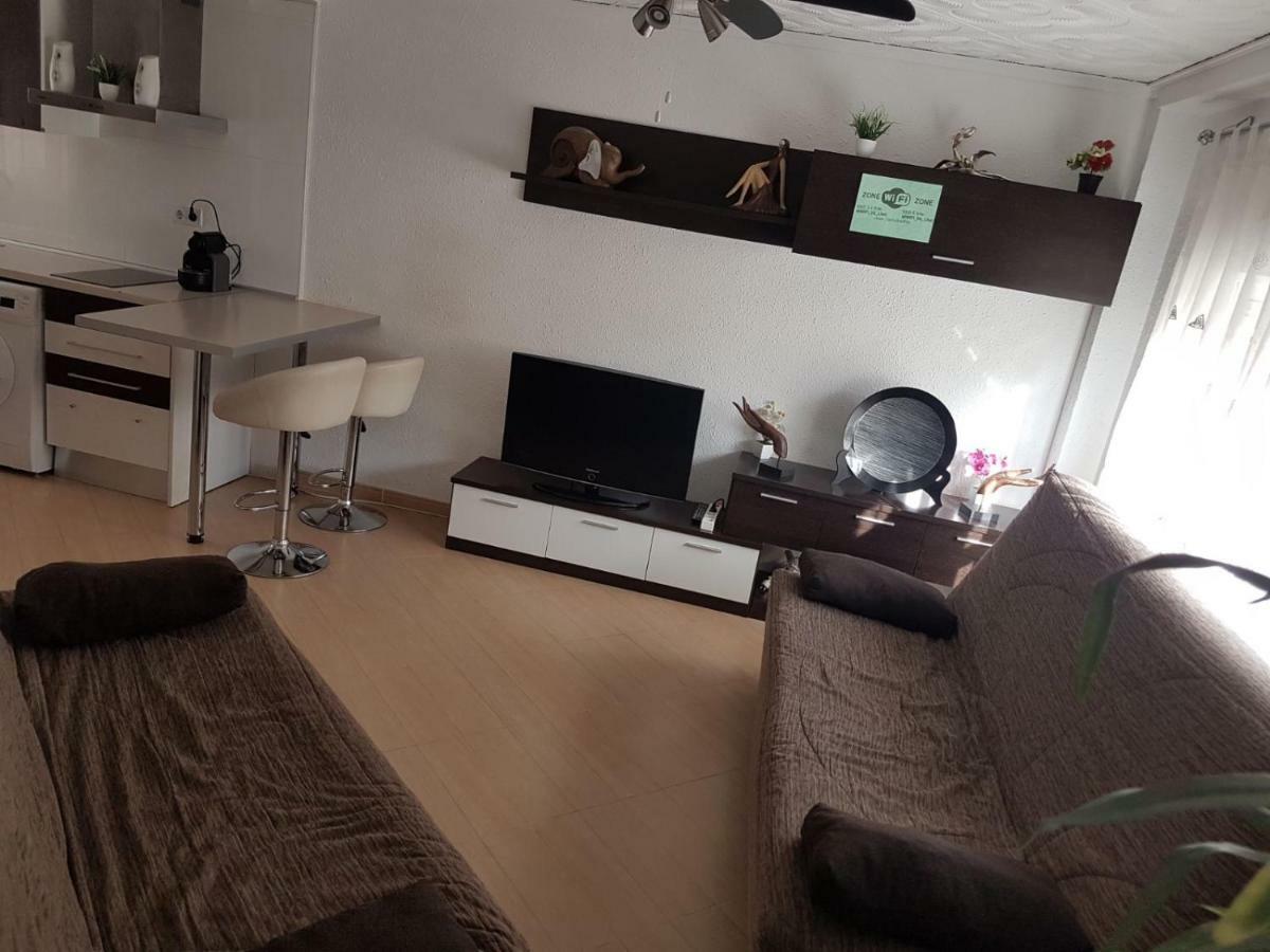 Alojo Patraix Apartment