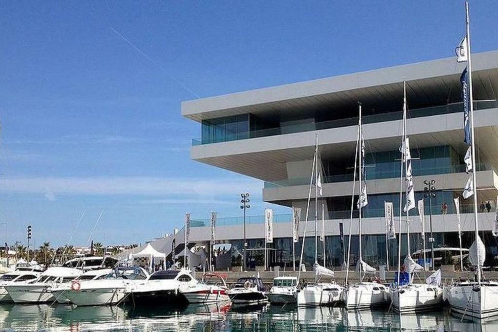 Luminoso * La Marina De Apartamento *