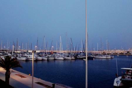 Apartamento Confortable * La Marina De *
