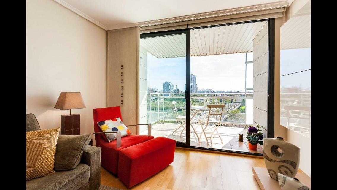 Apartment En La Ciudad De Ciencias Y Cerca De La Playa *