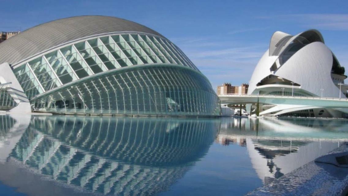 Apartment En La Ciudad De Ciencias Y Cerca De La Playa *