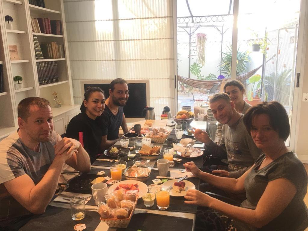 Angel Guimera & Breakfast *