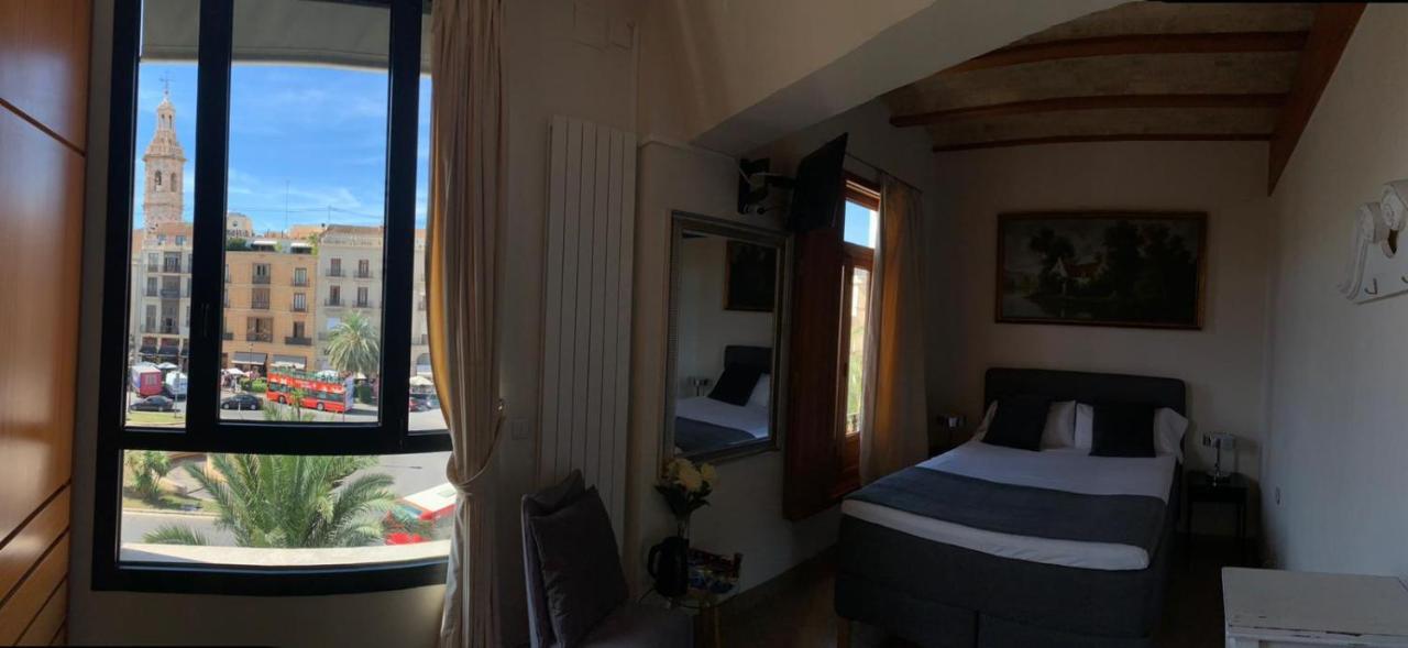 Reina Hotel 2*