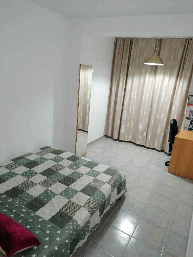Habitación en casa particular Comoda Valencia