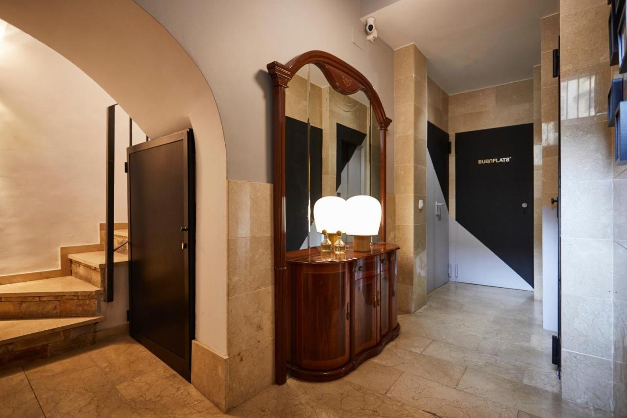 Apartment Bubuflats / Mercat