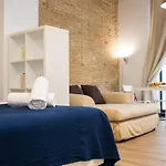 Florit Flats - Cozy Loft By The Central Market