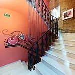 Red Nest Hostel